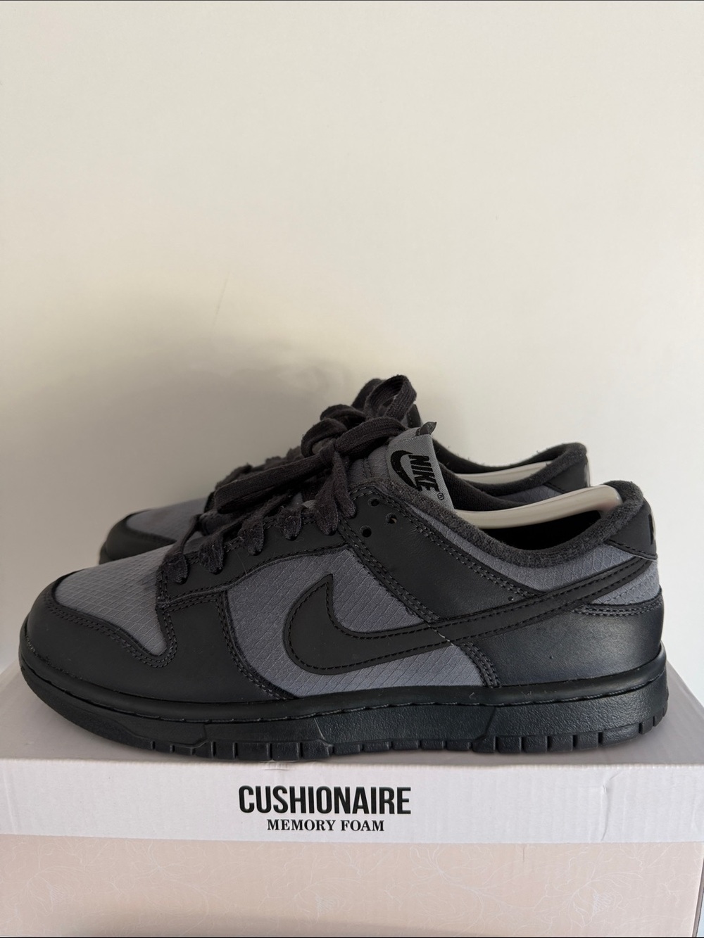 Nike Dunk Low Retro SE - Off Noir/Smoke Grey/Anthracite Men’Size 7.5/Women’s Sz9